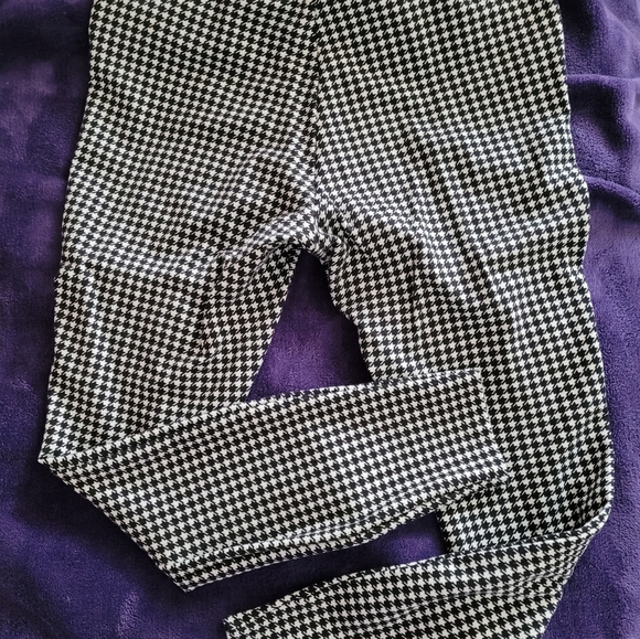 Houndstooth, stretchy, skinny pants - Picture 2 of 3